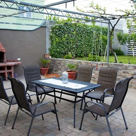 Nora Nea Villa
